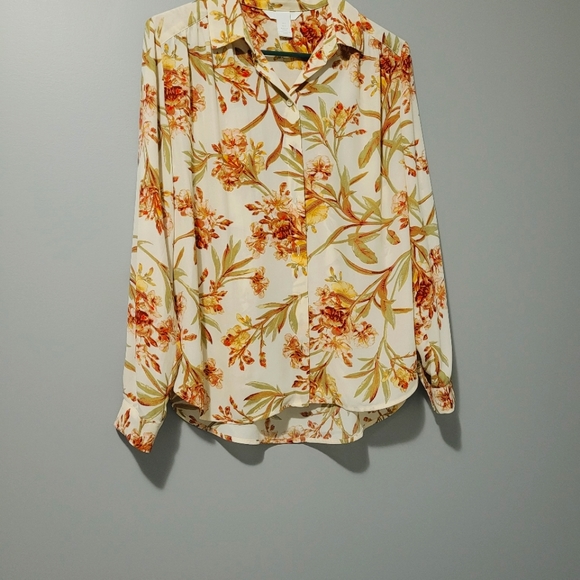 Dress, Blouse from Small to Medium - Picture 12 of 12